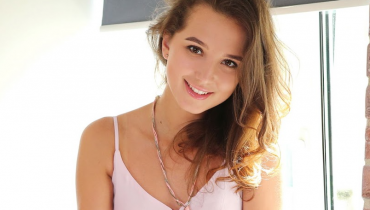 Clara Gray shares her experience, gives guidance on mindfulness and breathing exercises