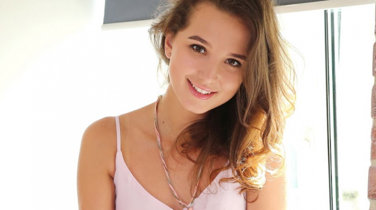 Clara Gray shares her experience, gives guidance on mindfulness and breathing exercises